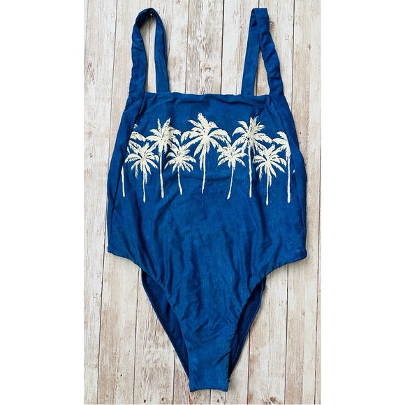 Billabong ‘Lazy Palms’ One Piece - Picture 9 of 10